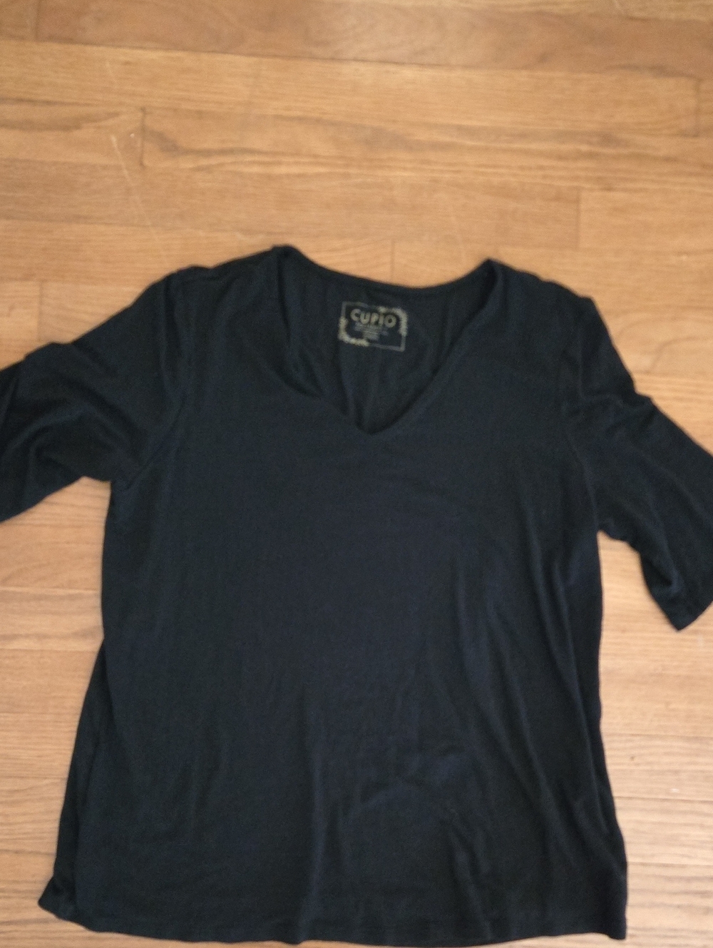 Cupio Black V-Neck Short Sleeve Tee